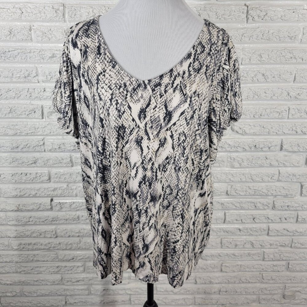 Maurices 24 7 Womens Top 2 2X Plus Cap Sleeve Comfy Black White ANI54E
